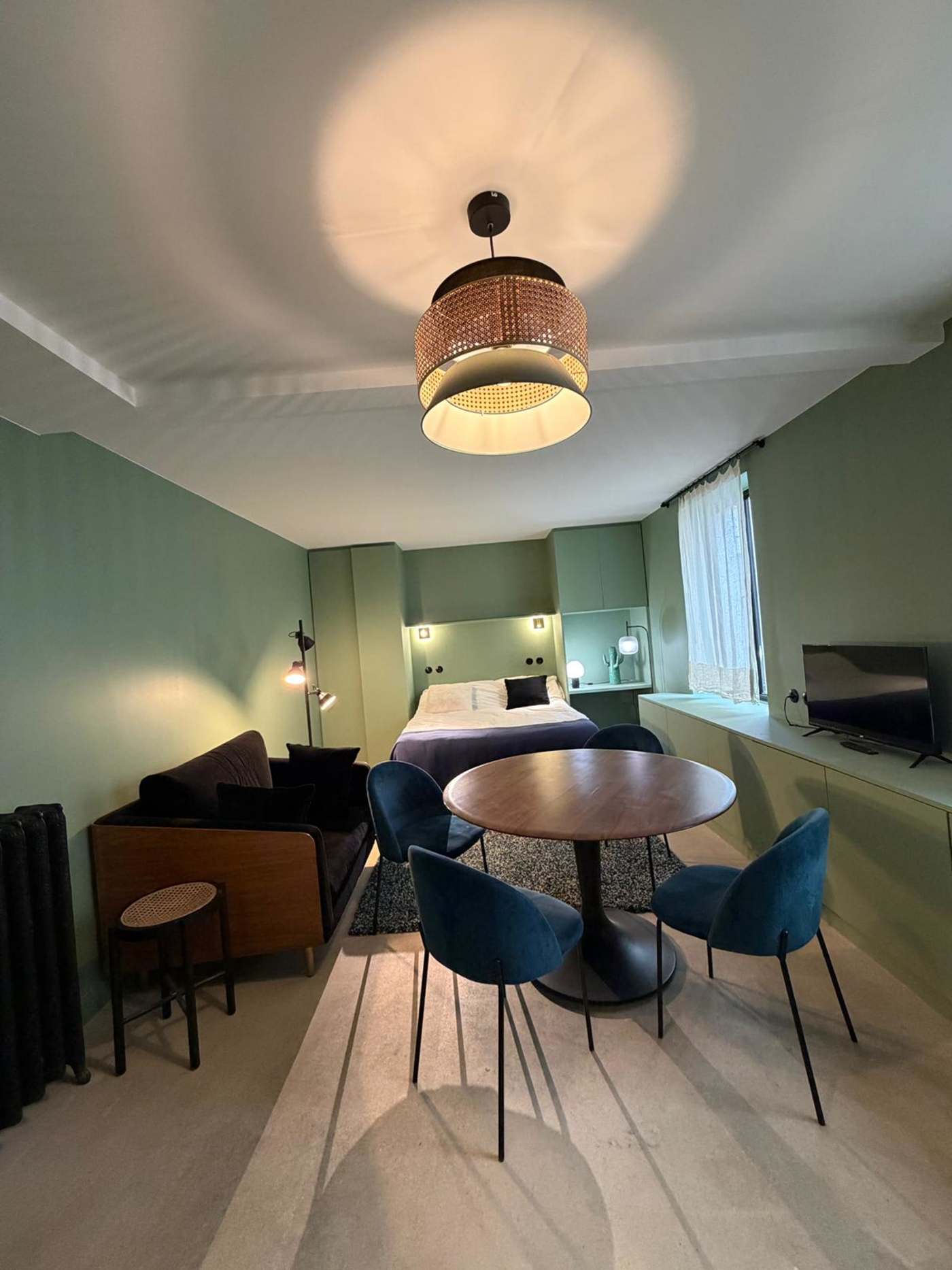 Rue du Cherche-Midi, Saint-Germain-des-Prés — interior