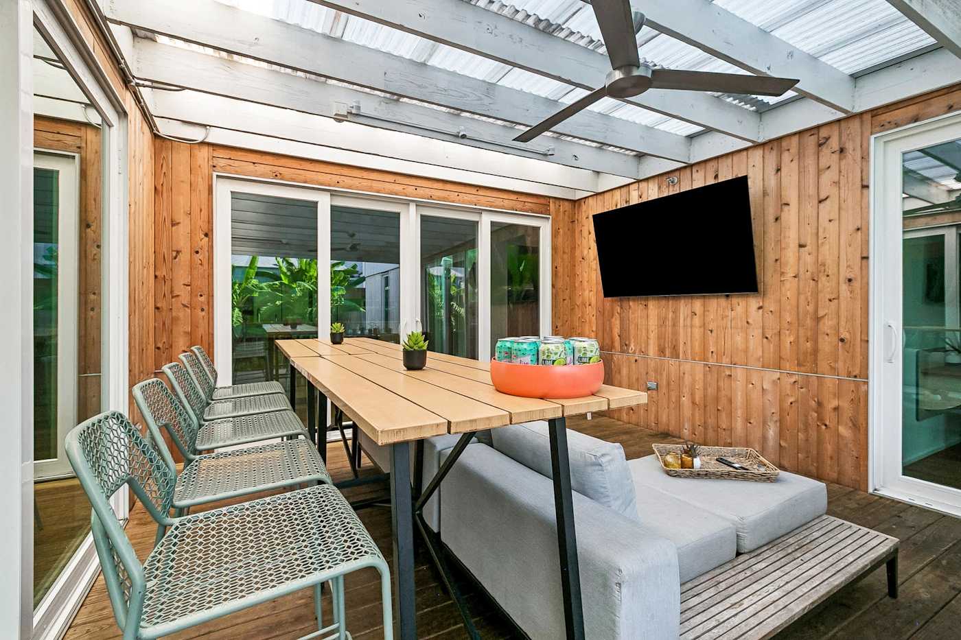 The Covered Patio at The Cocodrie