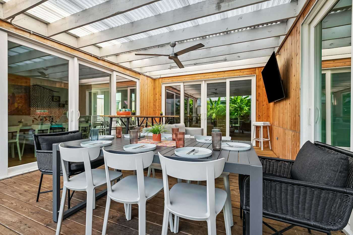 The Covered Patio at The Cocodrie