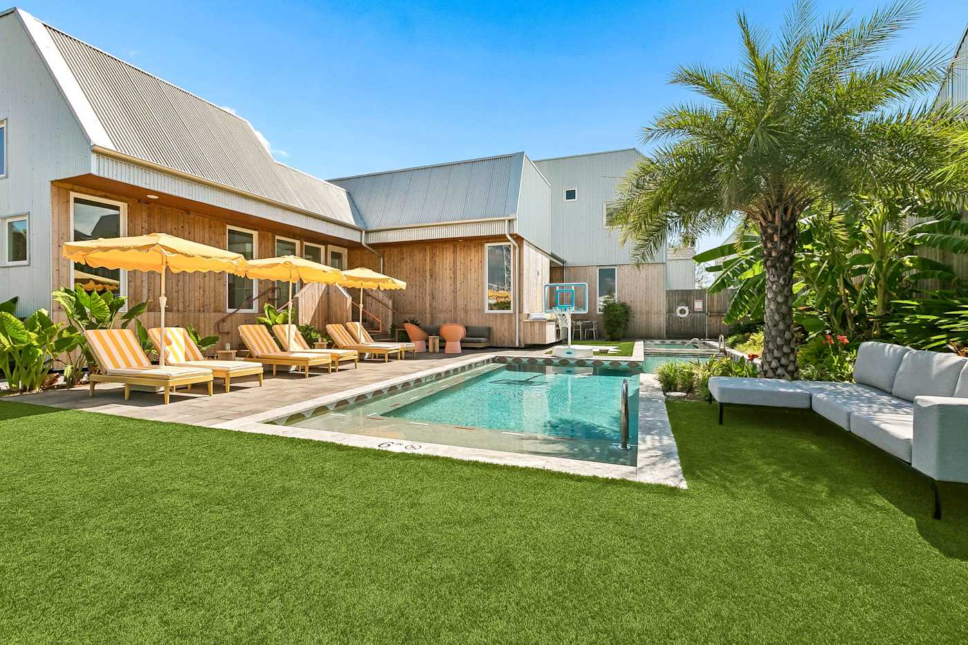 The Pool at The Cocodrie