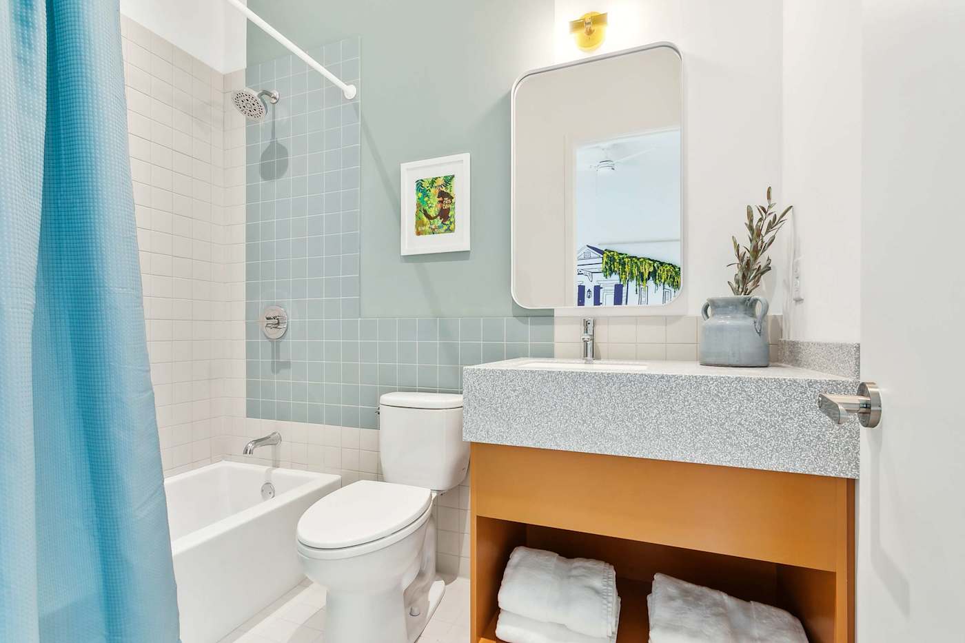 Bathroom 6 at The Cocodrie