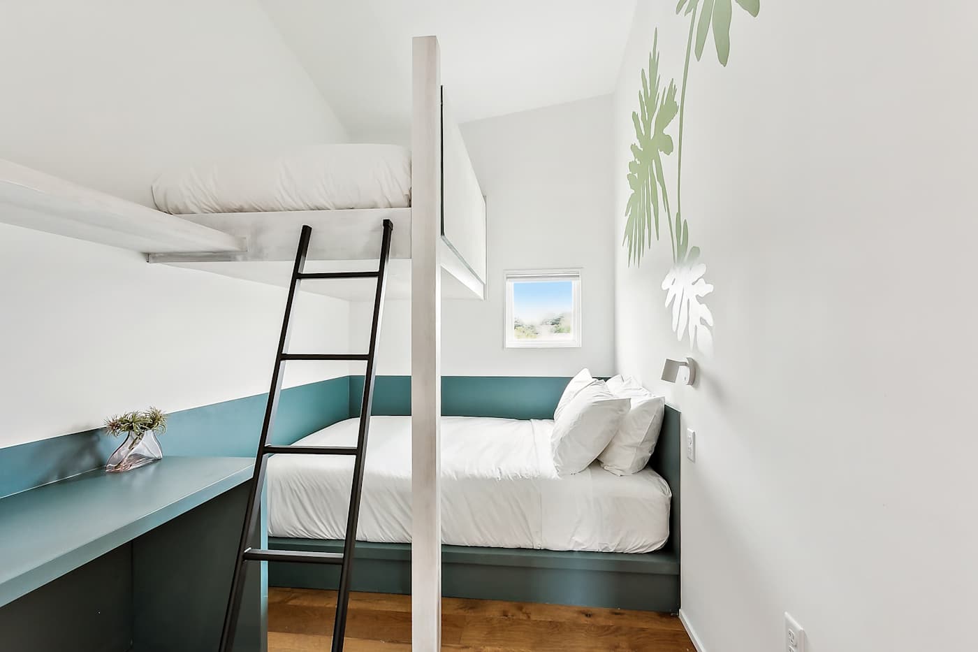 Bedroom 9 · Queen + twin bunk at The Cocodrie