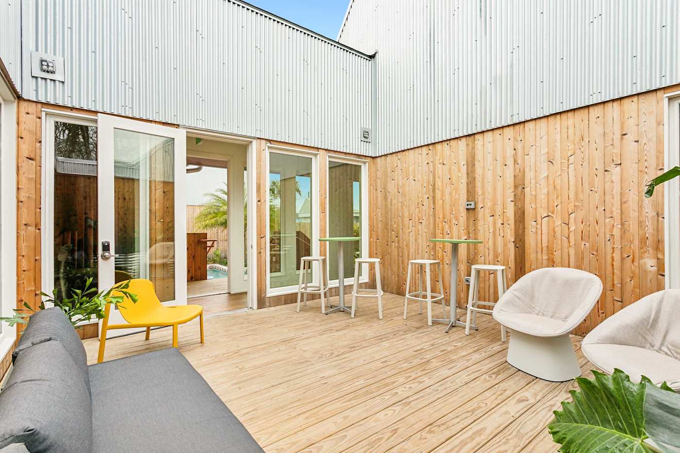 The Deck at The Cocodrie
