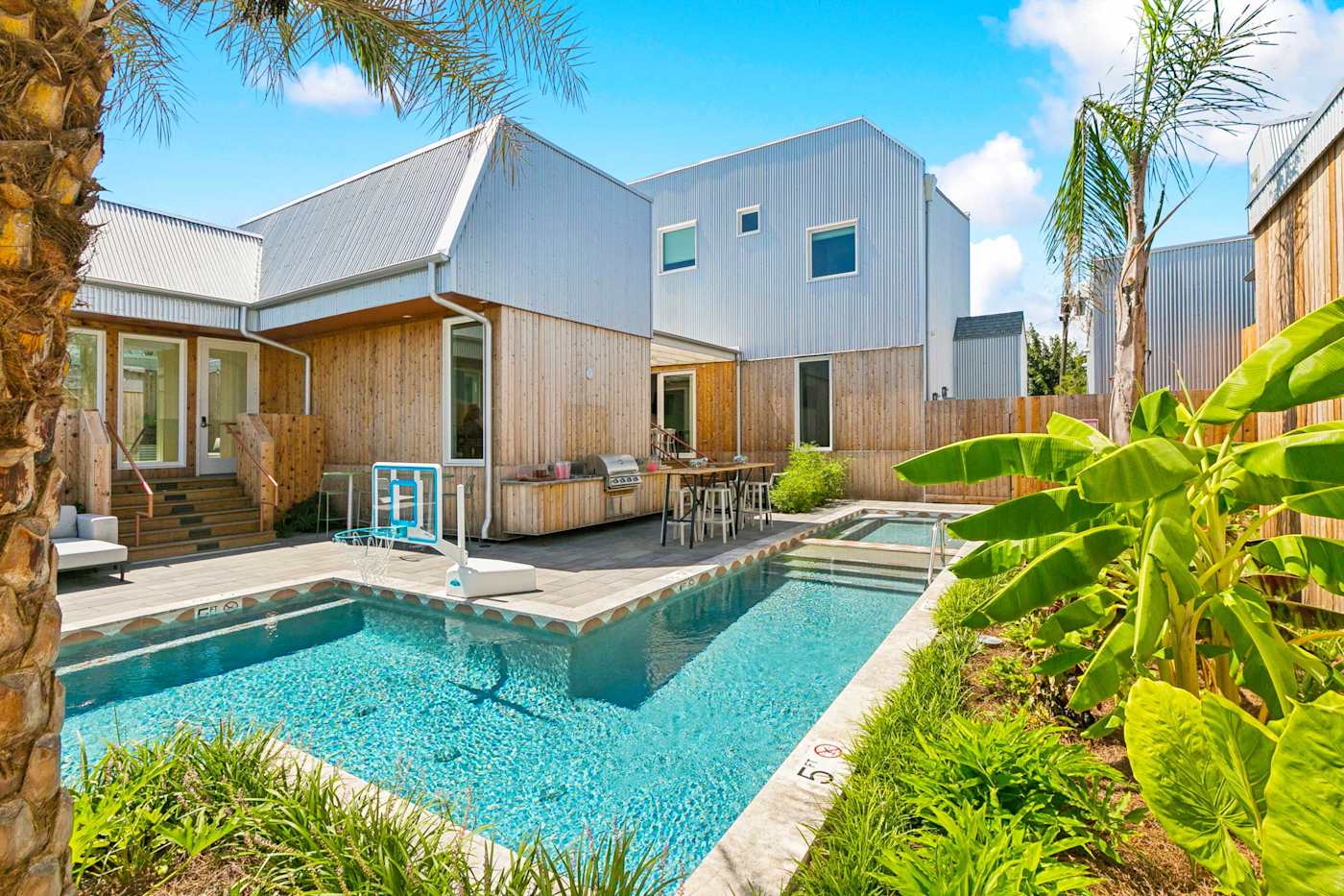 The Pool at The Cocodrie