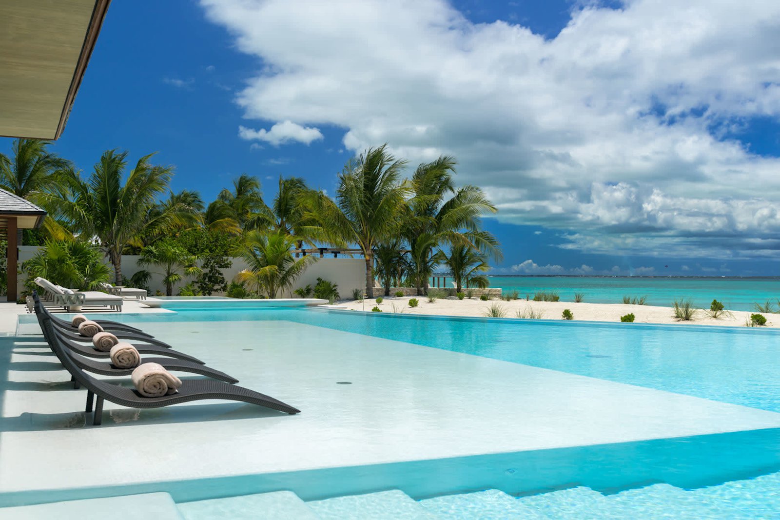Villa Footprints courtyard with ponds, Grace Bay, Turks & Caicos