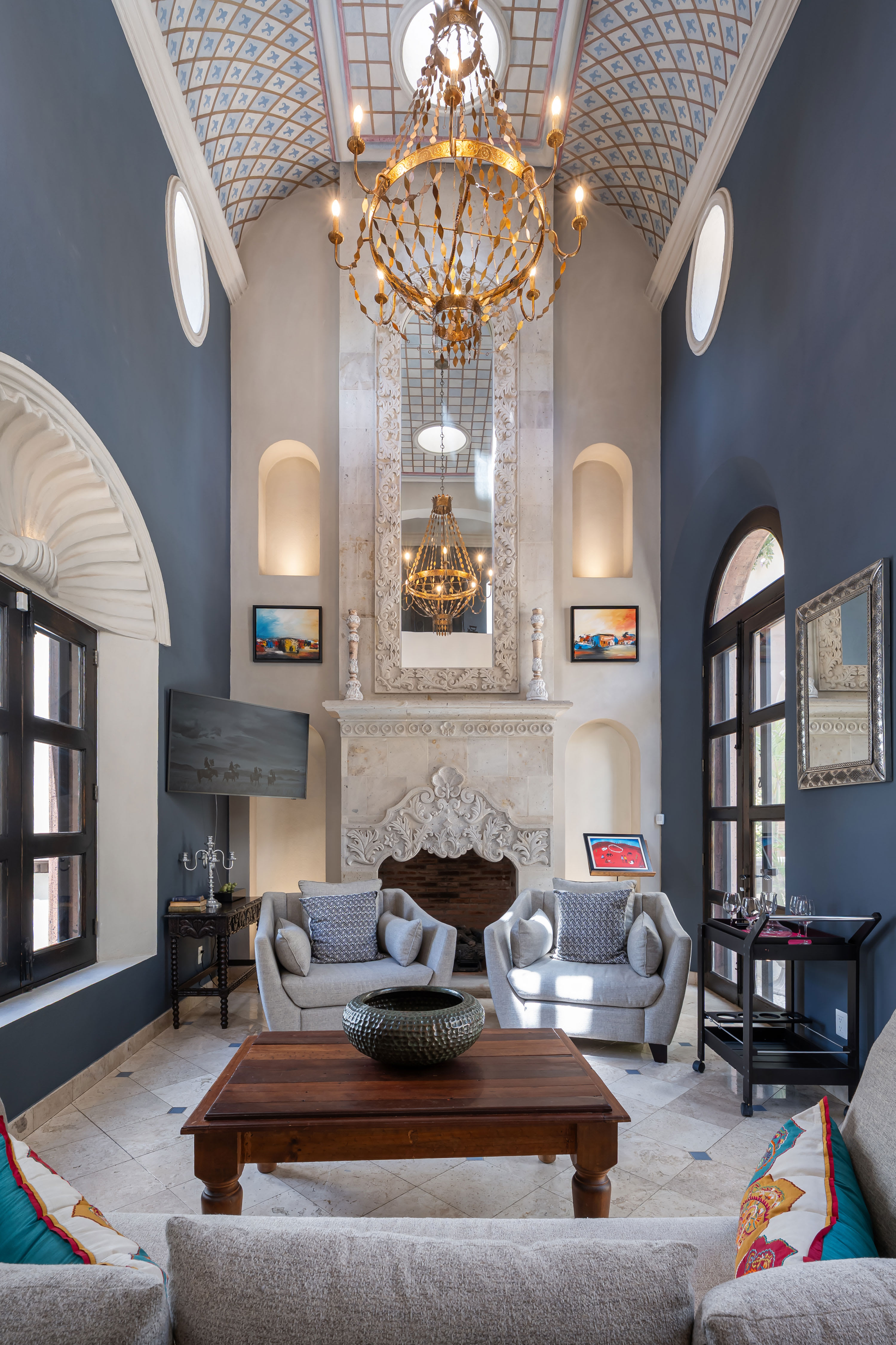 Casa Elegante, 3BR Modern Retreat in Centro