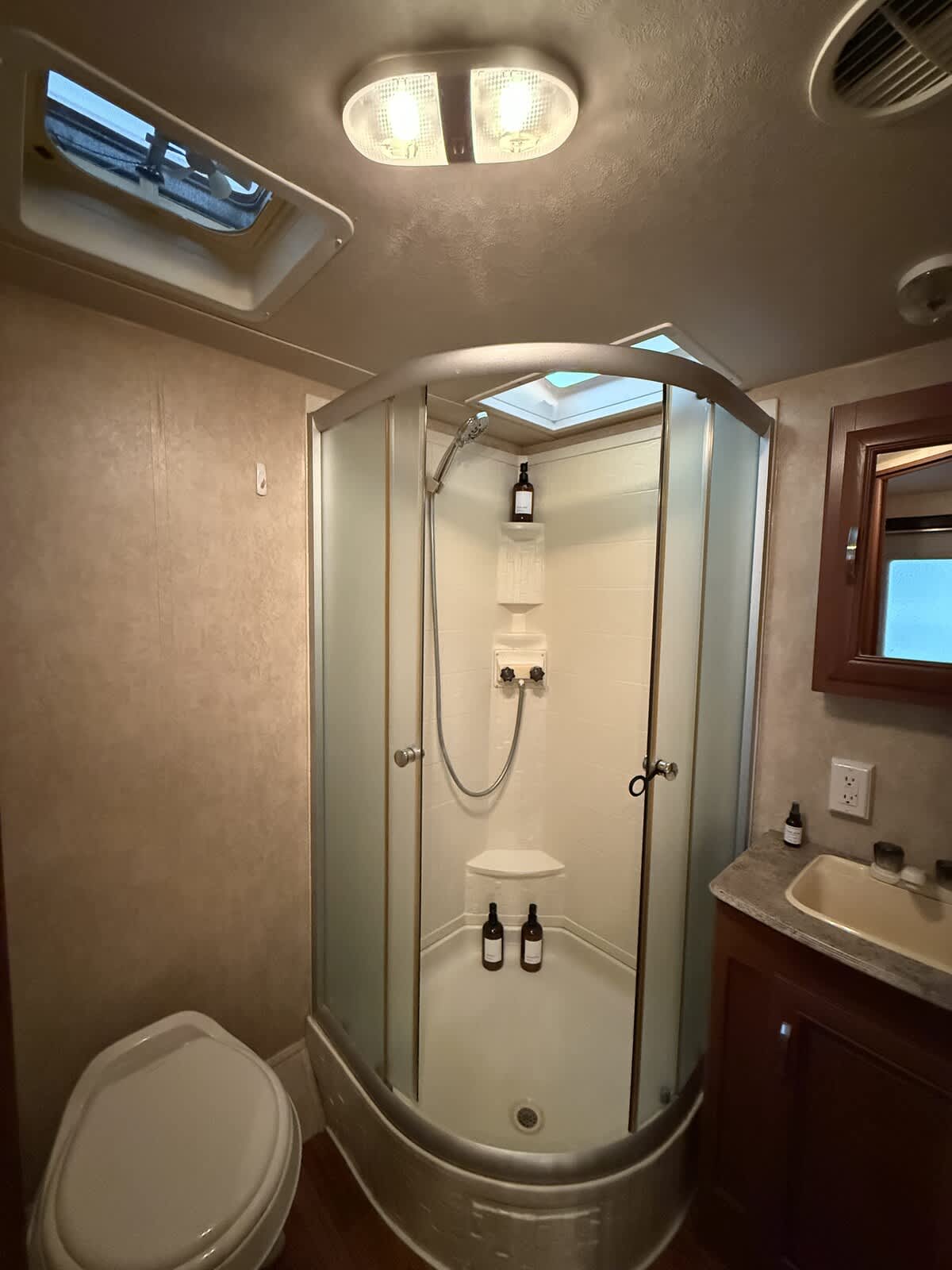The Cozy Camper, photo 19