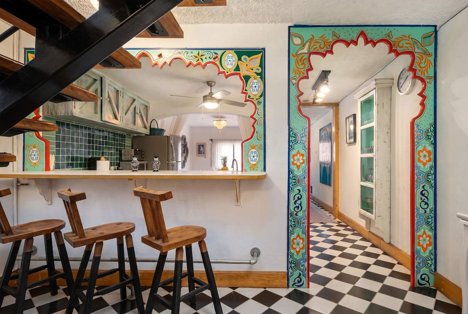 The Bird House, 2BR Artistic Retreat for Creatives