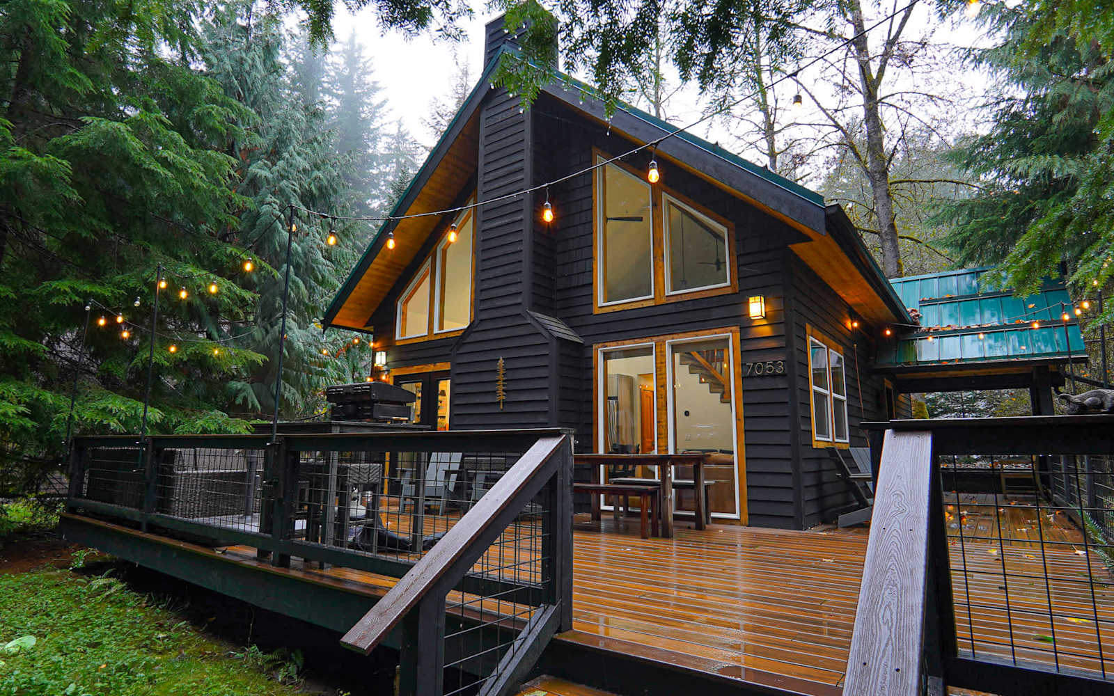 Booking a Cabin with a Hot Tub: What Actually Matters