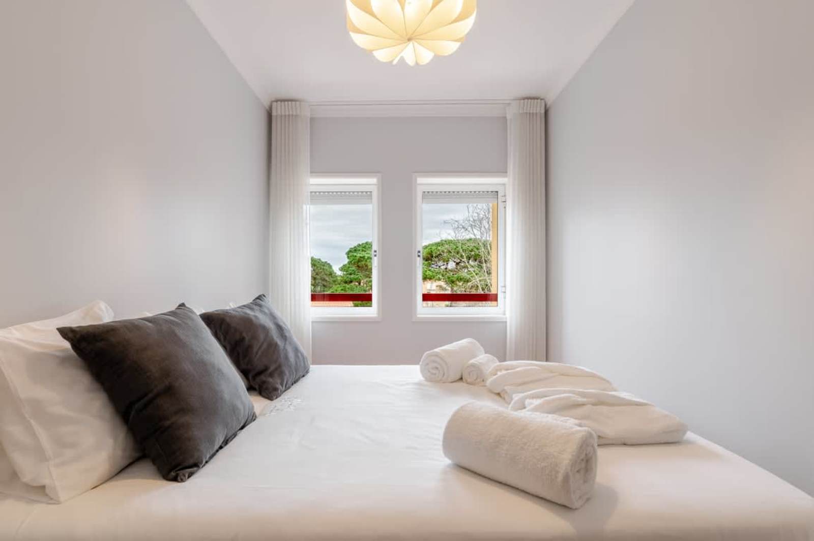 Seaside Urban Retreat – luxury villa in Minho, Portugal – image 7