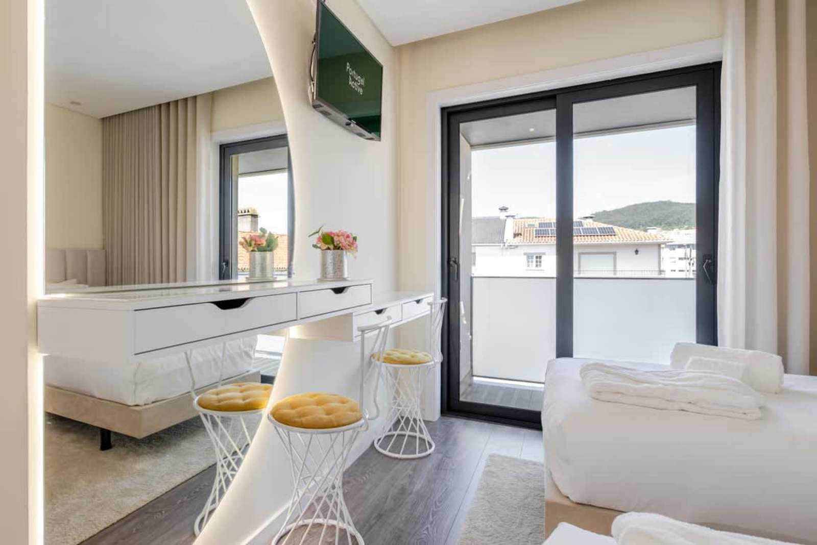 Urban Reflections – luxury villa in Minho, Portugal – image 13