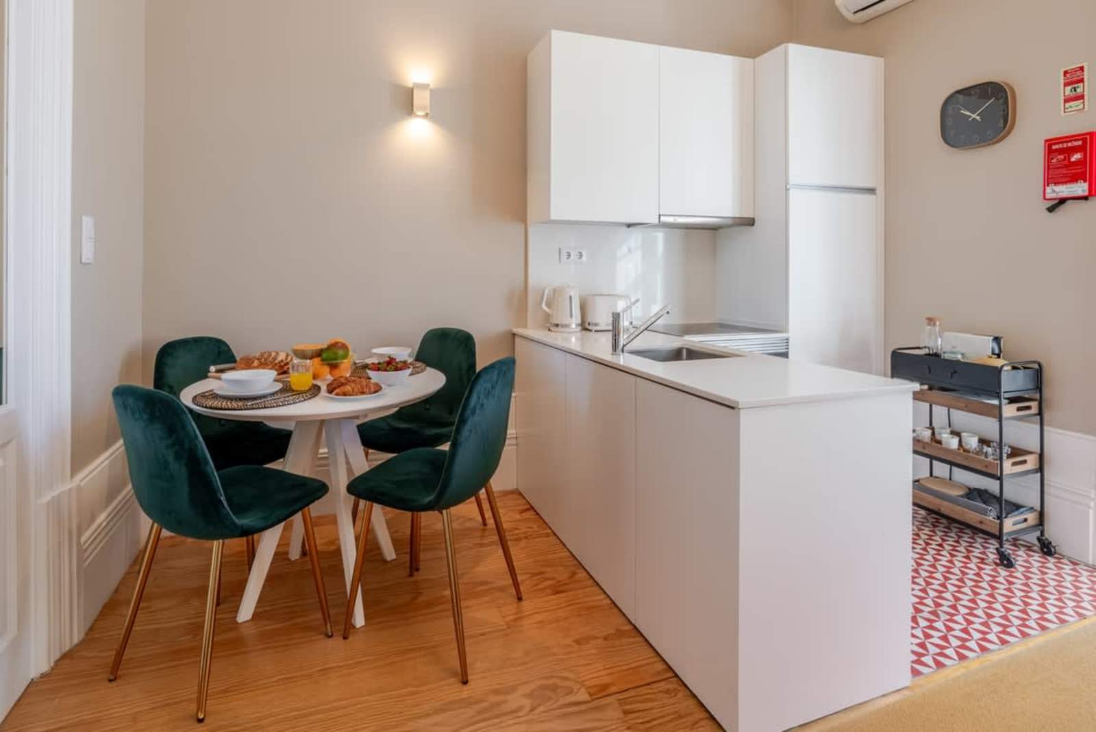 Classic Meets Modern I Downtown Balcony Retreat – luxury villa in Porto and Douro, Portugal – image 26