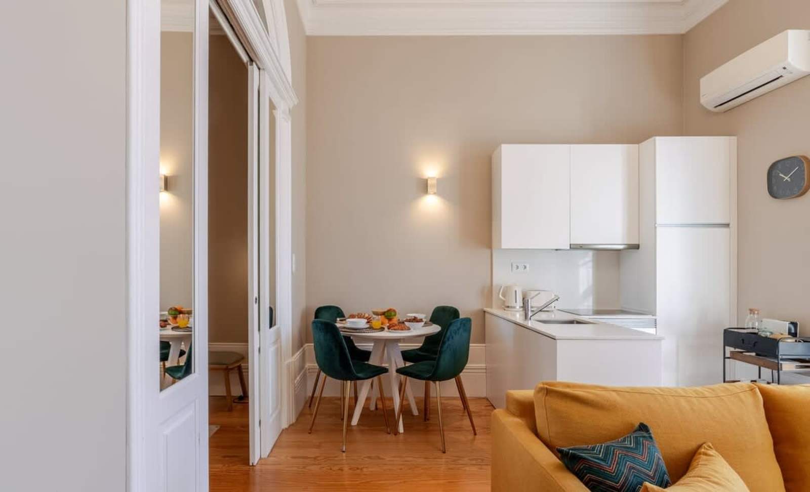 Classic Meets Modern I Downtown Balcony Retreat – luxury villa in Porto and Douro, Portugal – image 17