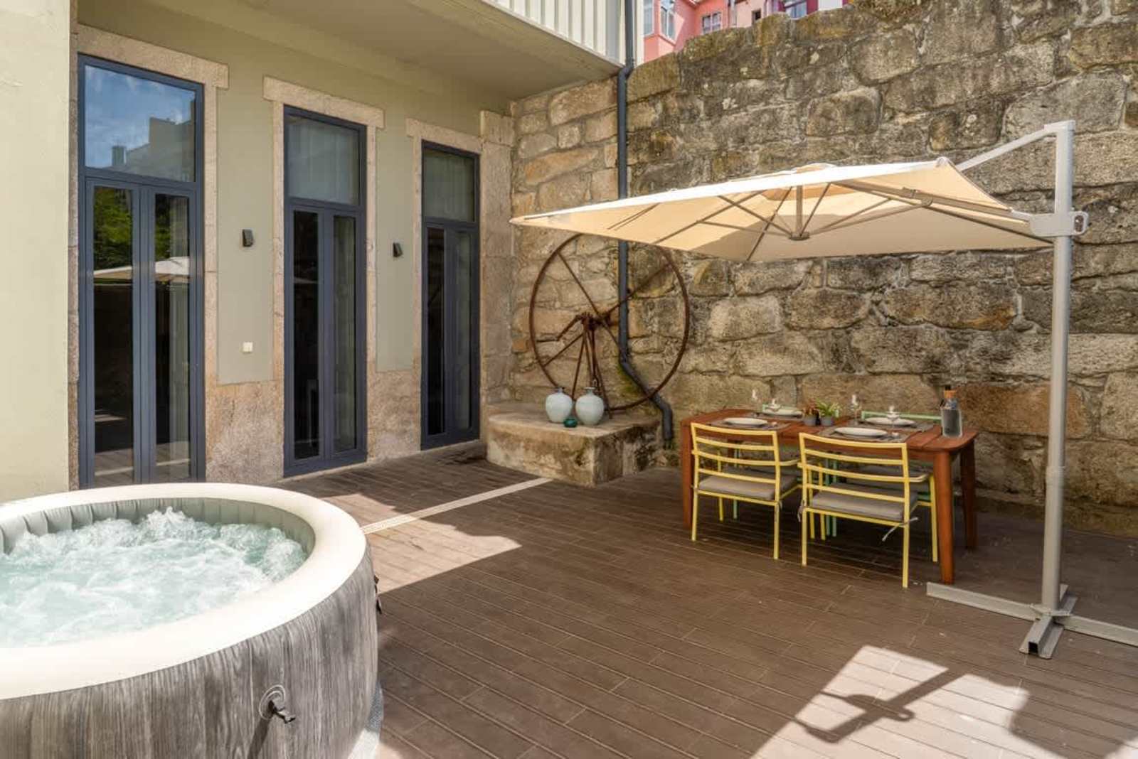 Invictus Escape I Jacuzzi and Charm in the City – luxury villa in Porto and Douro, Portugal – image 45