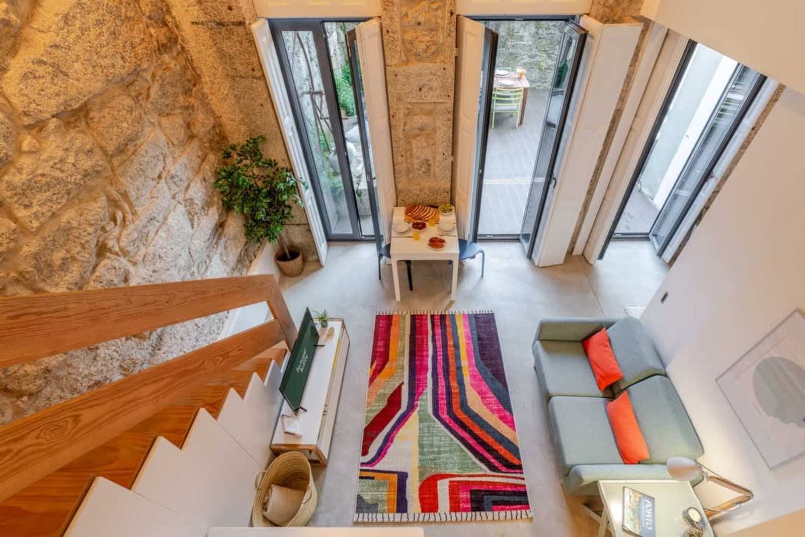 Invictus Escape I Jacuzzi and Charm in the City – luxury villa in Porto and Douro, Portugal – image 4