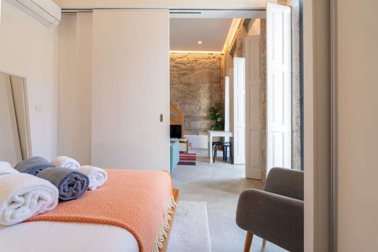 Invictus Escape I Jacuzzi and Charm in the City – luxury villa in Porto and Douro, Portugal – image 6