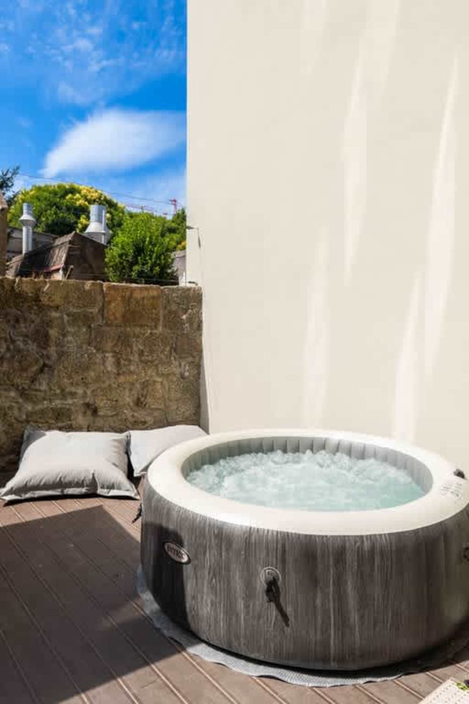 Invictus Escape I Jacuzzi and Charm in the City – luxury villa in Porto and Douro, Portugal – image 43