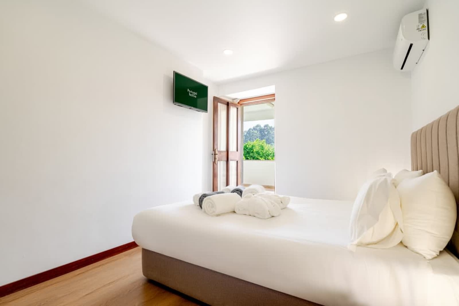 Calejo House – luxury villa in Minho, Portugal – image 25