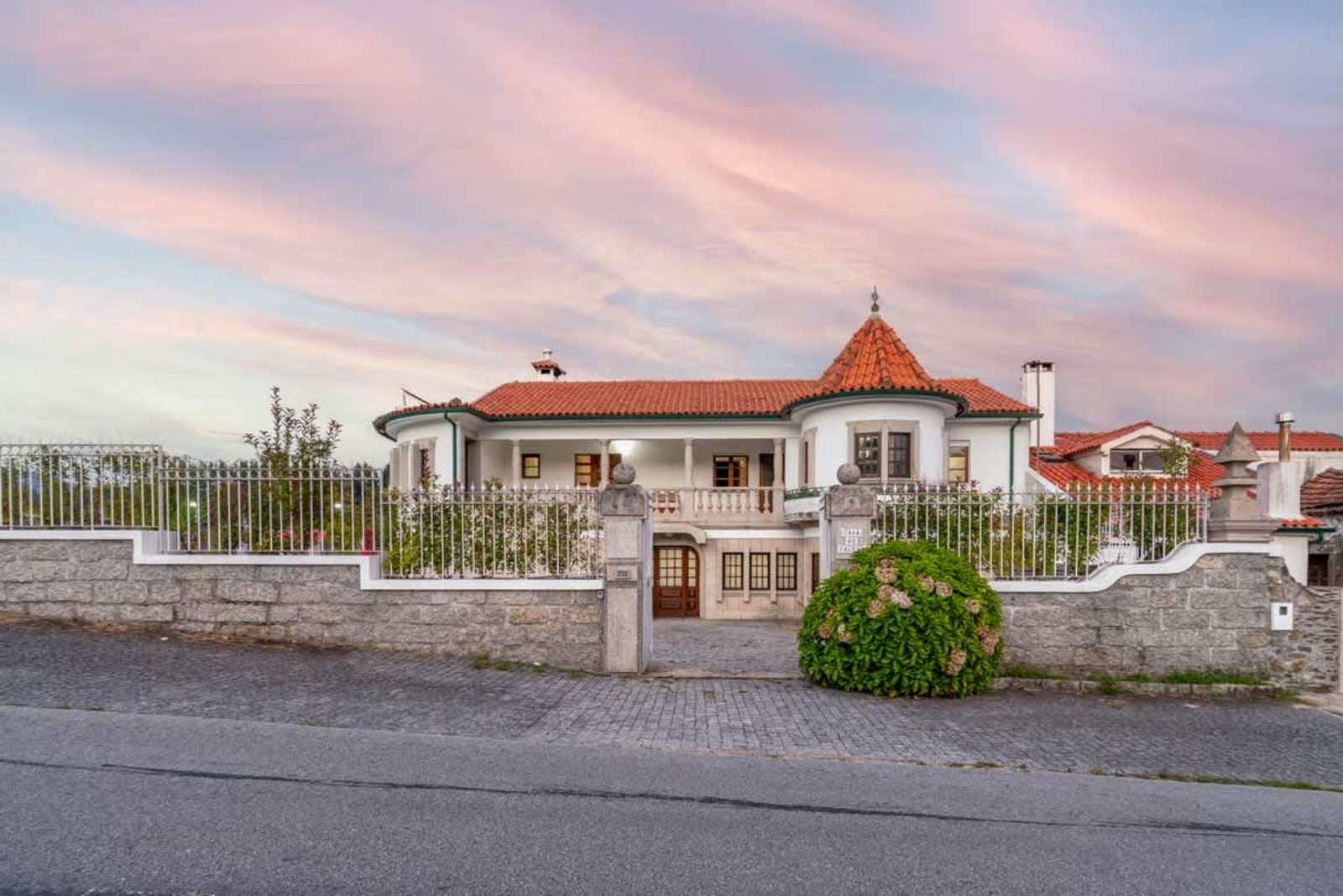 Calejo House – luxury villa in Minho, Portugal – image 5