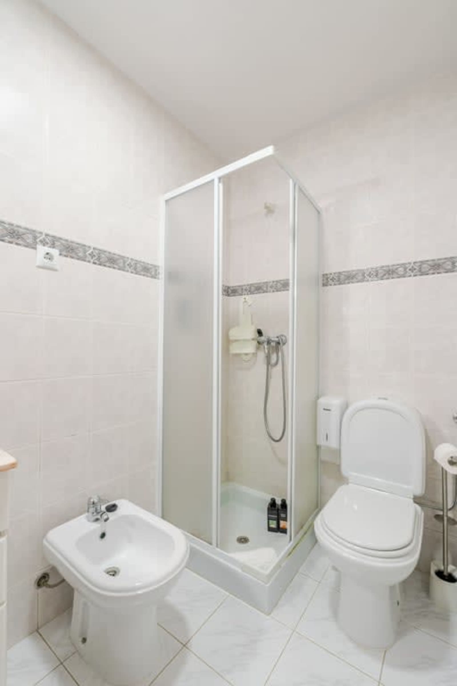 Buganvílias House at Fountain Retreat I Pool & Sports – luxury villa in Minho Coast, Portugal – image 4