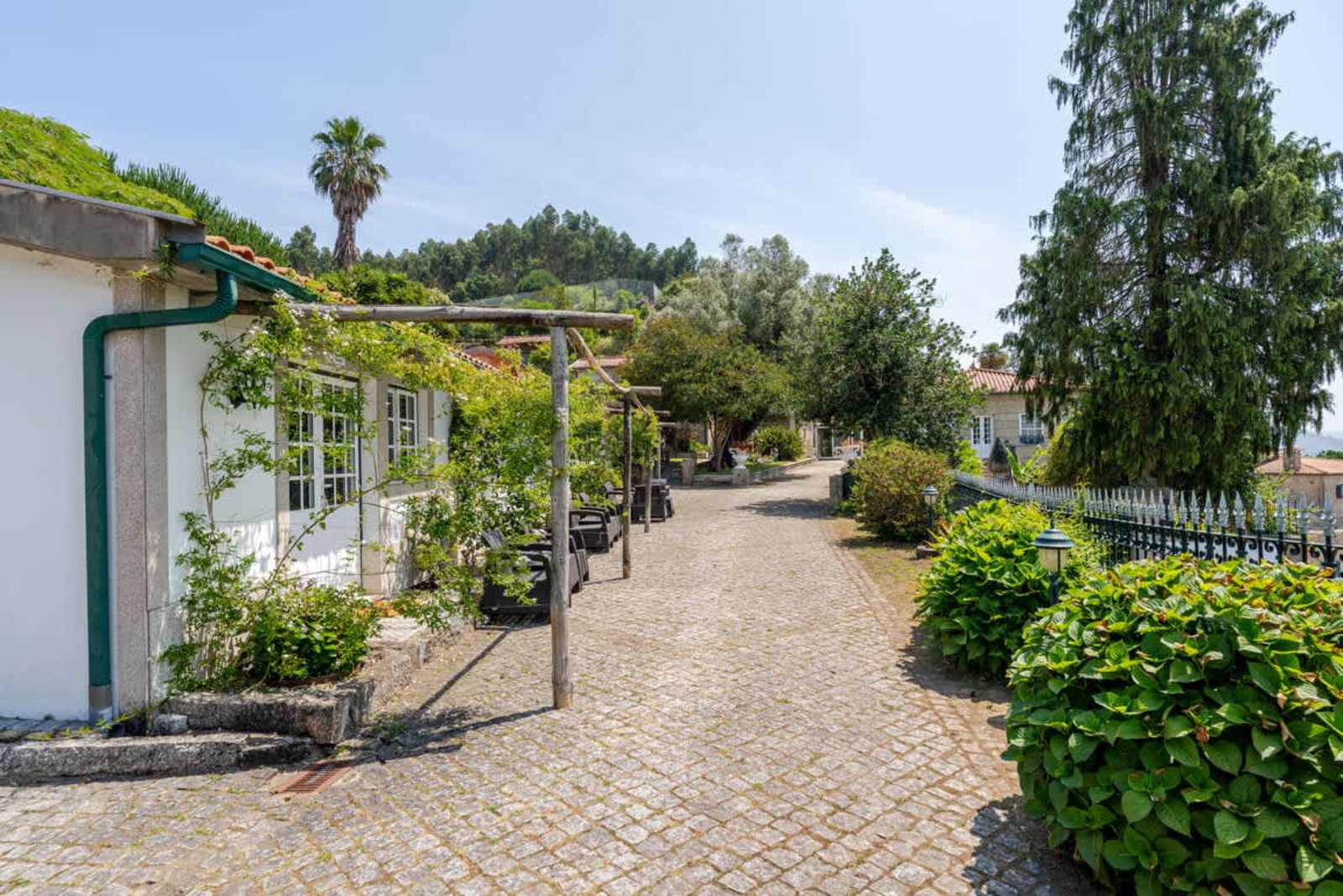 Fountain Cottage – luxury villa in Minho, Portugal – image 23