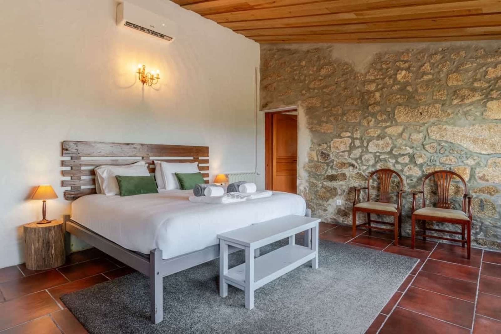 Roses House at Fountain Retreat I Pool & Sports – luxury villa in Minho Coast, Portugal – image 20