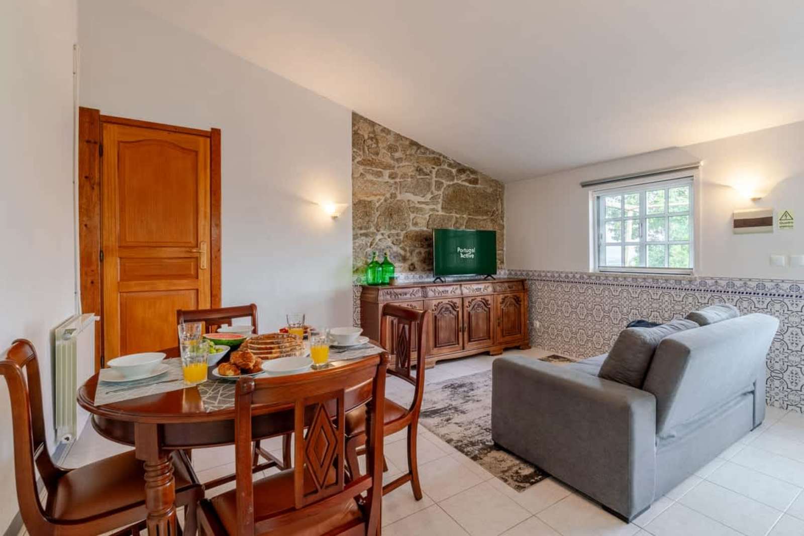 Roses House at Fountain Retreat I Pool & Sports – luxury villa in Minho Coast, Portugal – image 6