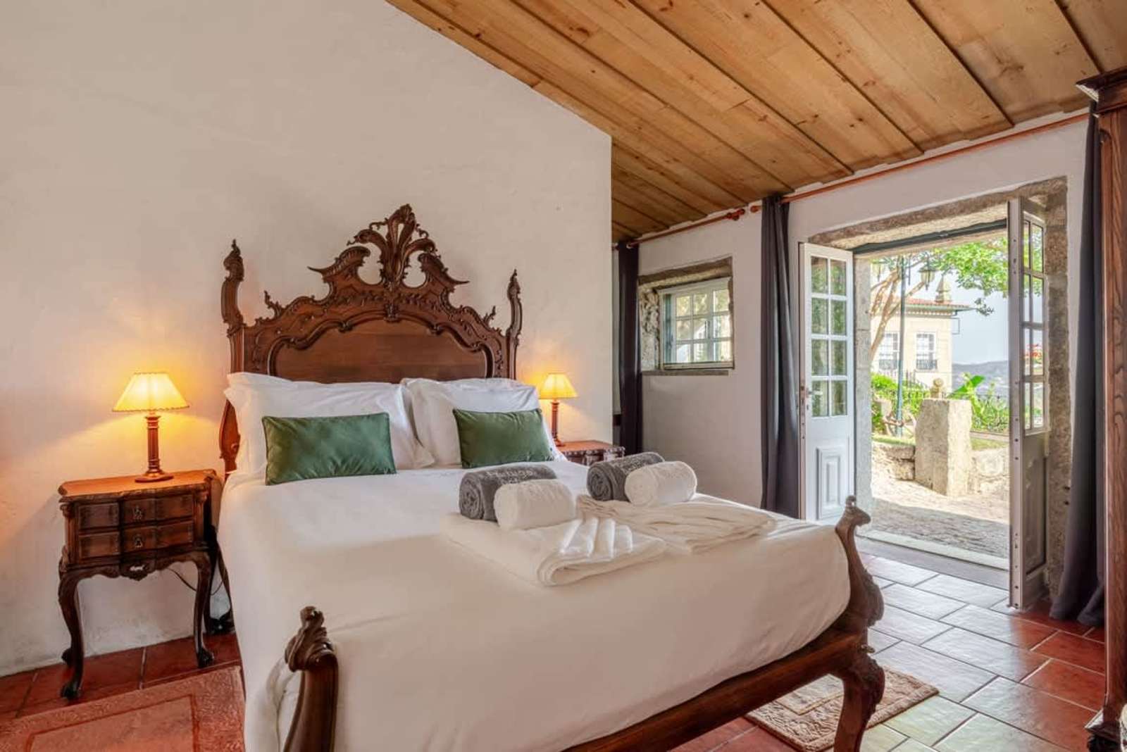 Roses House at Fountain Retreat I Pool & Sports – luxury villa in Minho Coast, Portugal – image 3