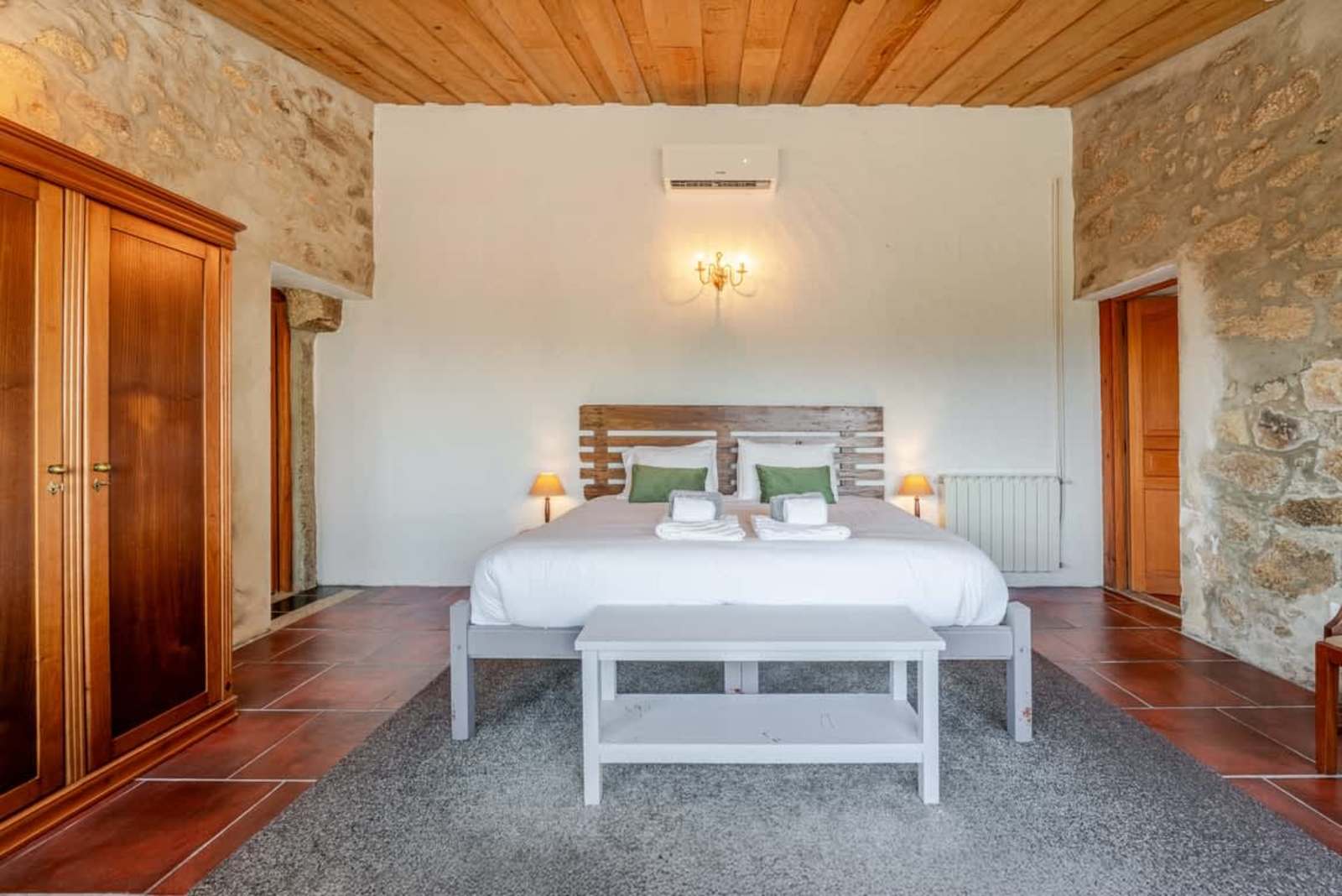 Roses House at Fountain Retreat I Pool & Sports – luxury villa in Minho Coast, Portugal – image 18