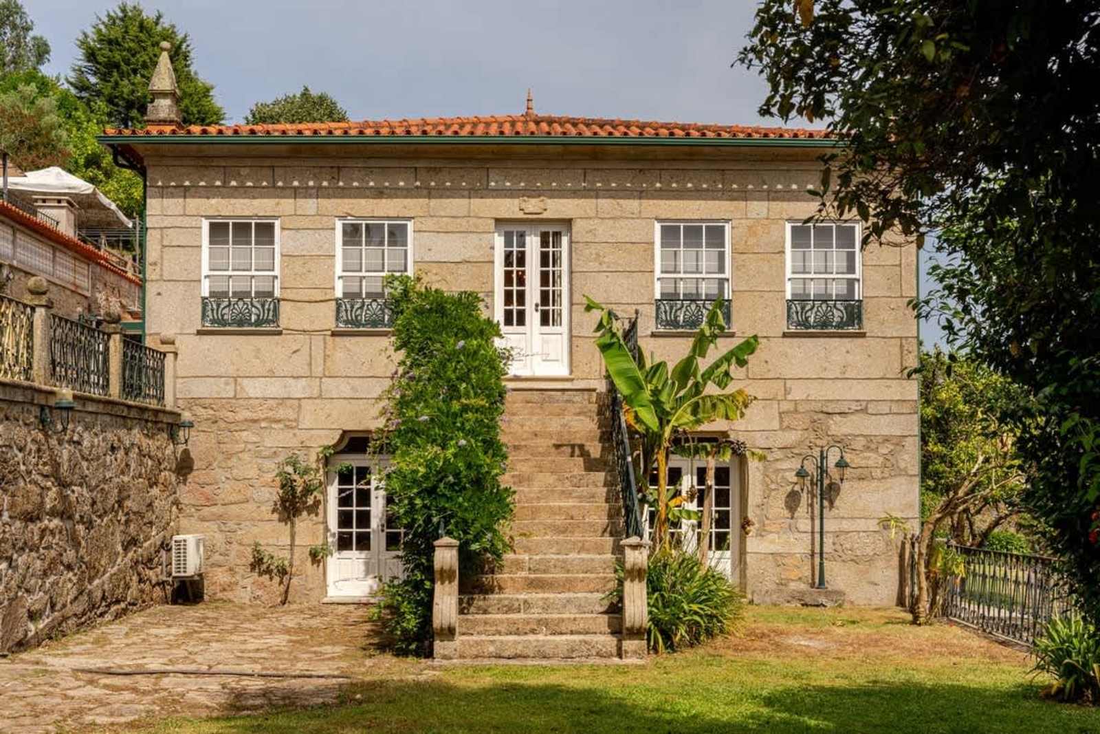 Senhorial House at Fountain Retreat-Pool & Sports – luxury villa in Minho Coast, Portugal – image 1