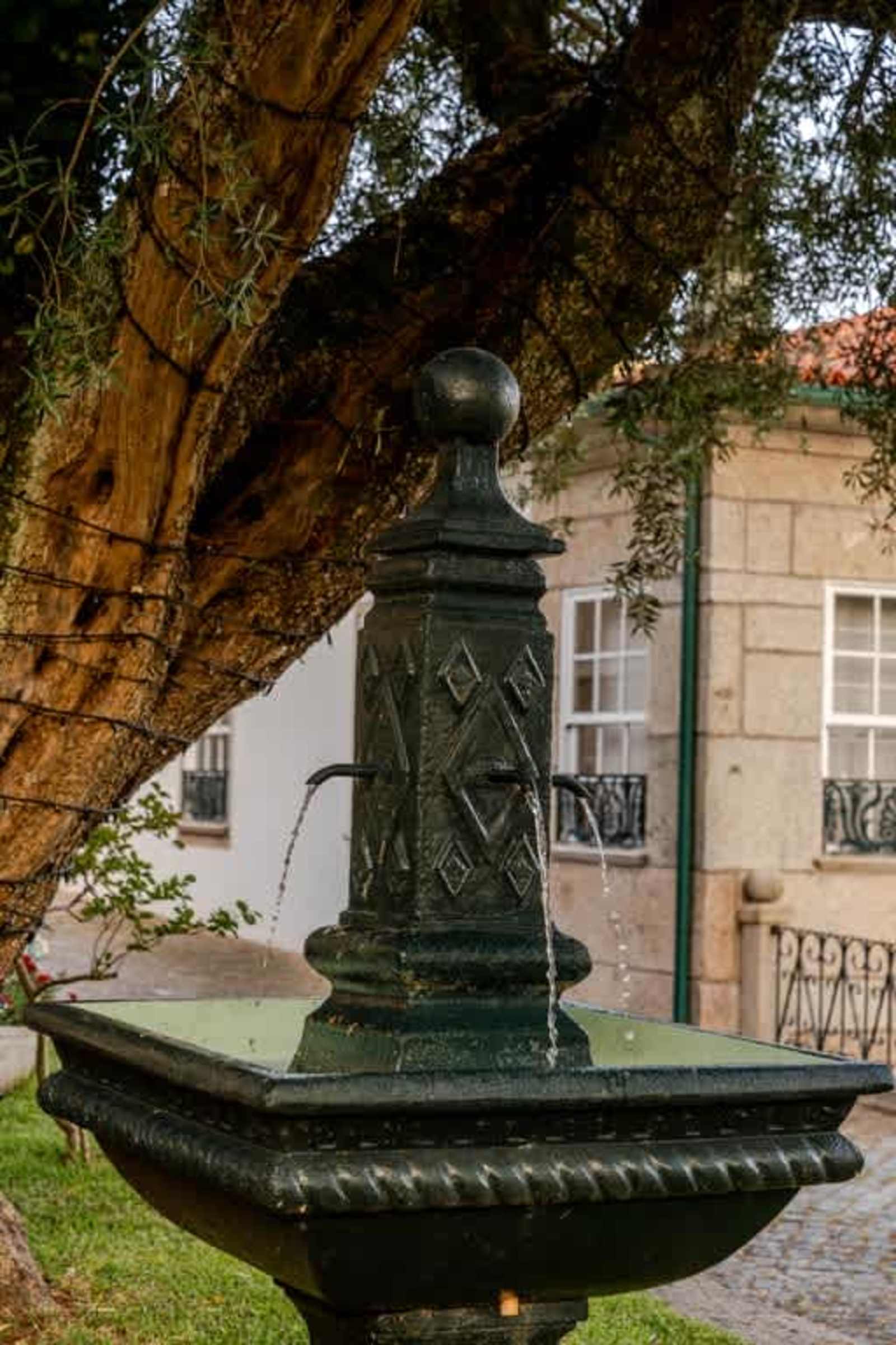 Fountain Retreat I Pool & Sports Escape – luxury villa in Minho Coast, Portugal – image 50