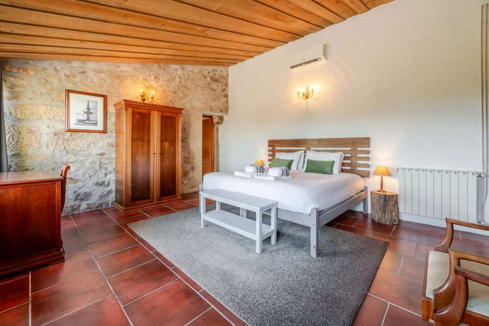 Fountain Retreat I Pool & Sports Escape – luxury villa in Minho Coast, Portugal – image 33