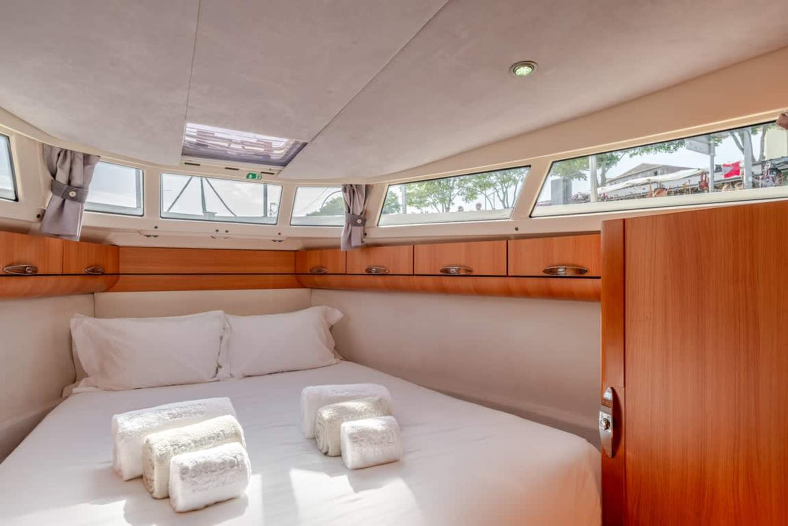 Rose Dream Boat by Portugal Active – luxury villa in Minho Coast, Portugal – image 17