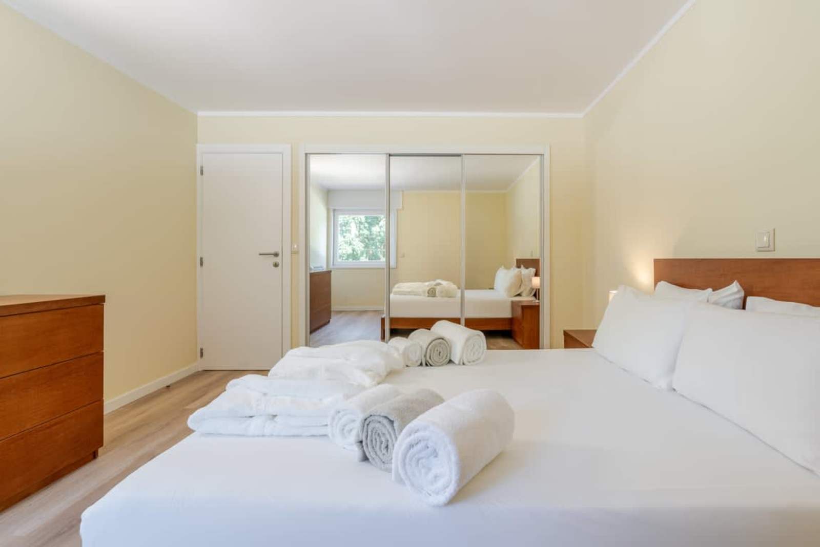 Shoreline Escape – luxury villa in Minho, Portugal – image 16