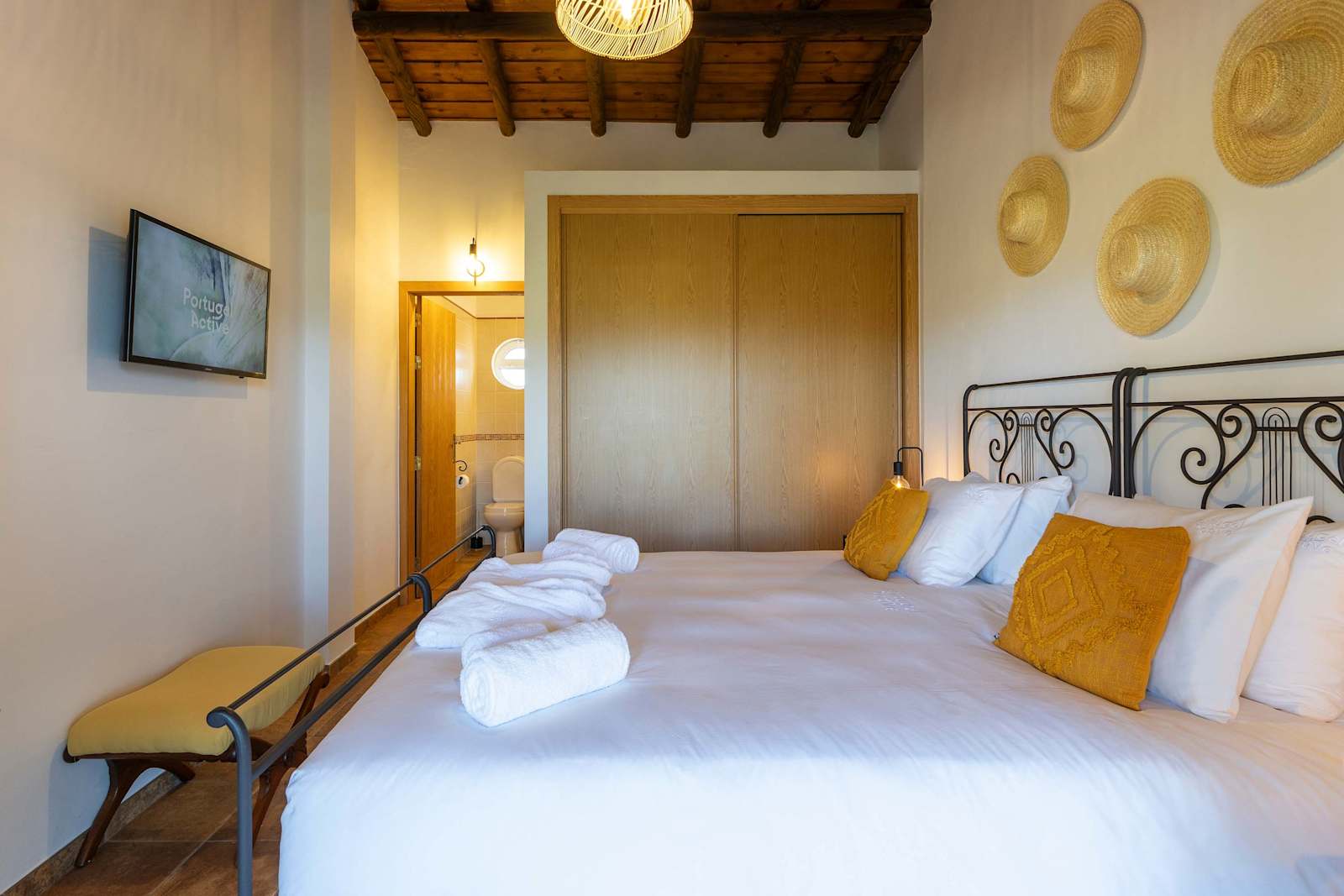 Alentejo Rural Farmhouse with Heated Pool & Total Privacy – luxury villa in Alentejo, Portugal – image 31
