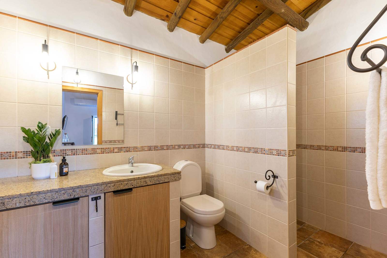 Alentejo Rural Farmhouse with Heated Pool & Total Privacy – luxury villa in Alentejo, Portugal – image 33