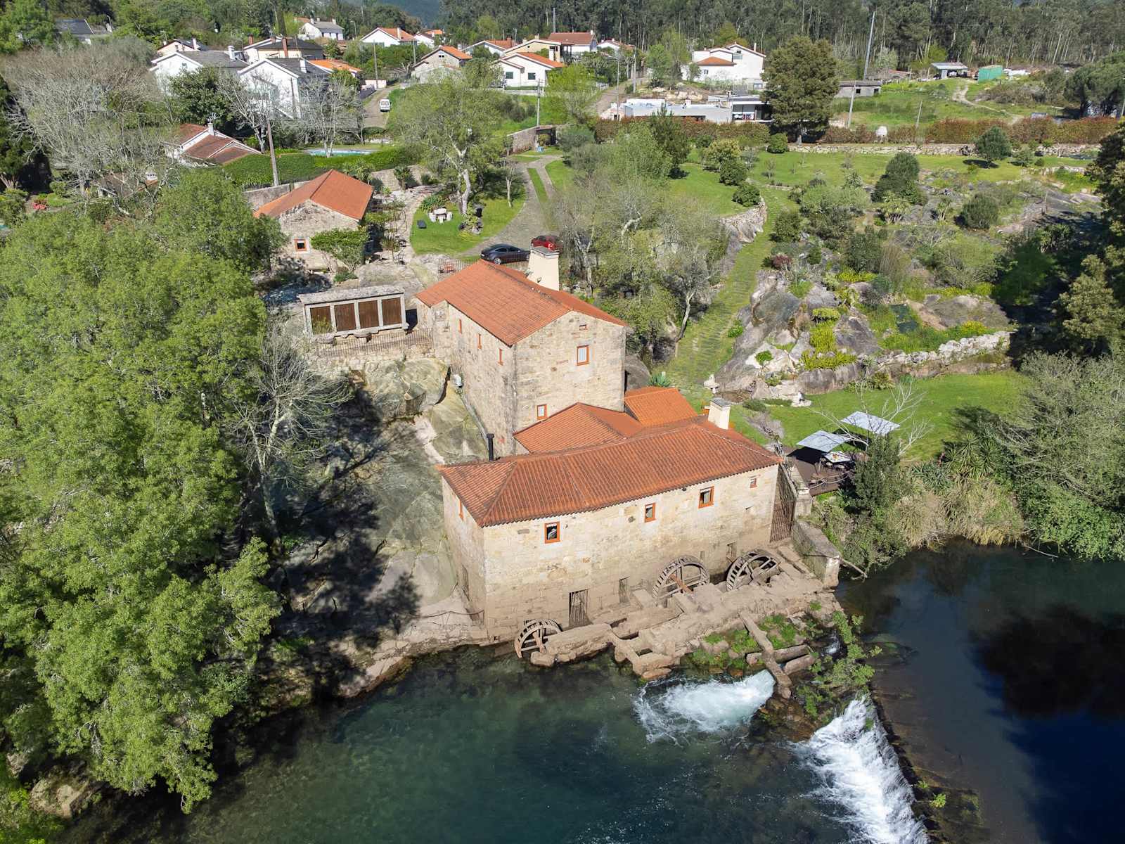 U2 Loft at the Riverside Watermill – luxury villa in Minho Coast, Portugal – image 6