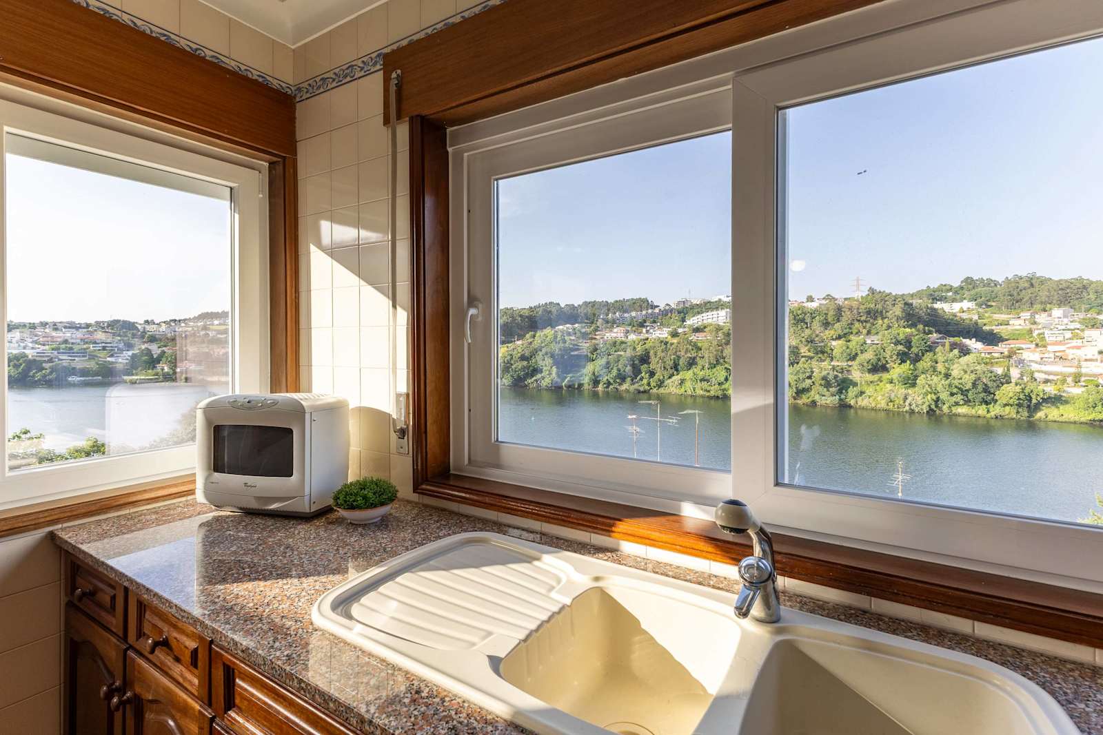 Waterfront Villa by Douro – luxury villa in Porto and Douro, Portugal – image 8
