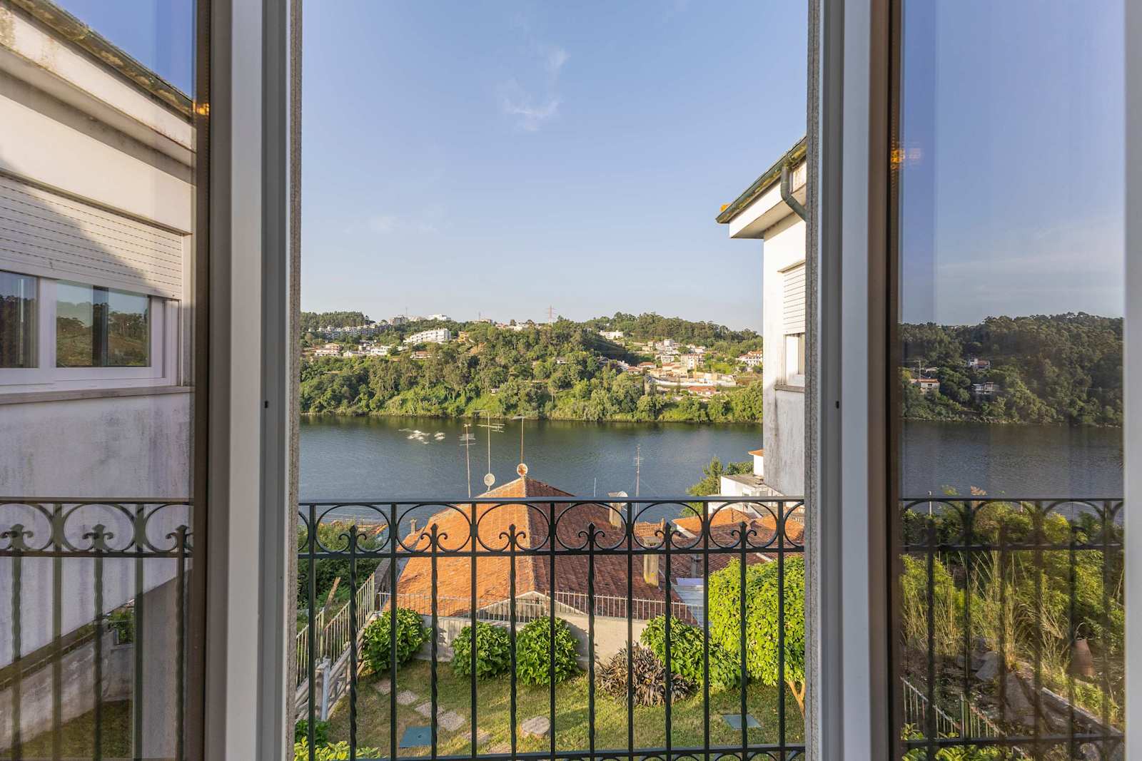 Waterfront Villa by Douro – luxury villa in Porto and Douro, Portugal – image 14