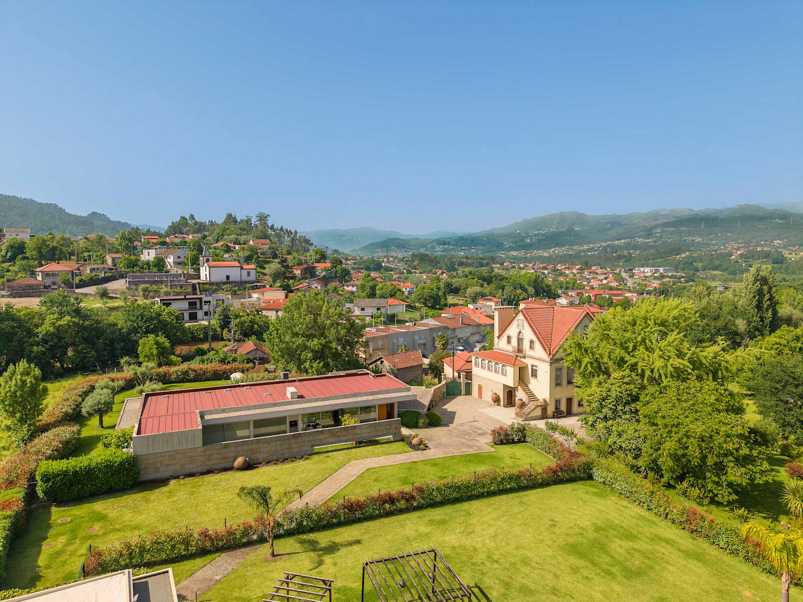 Luxury and Nature Retreat with Pool, Jacuzzi & BBQ – luxury villa in Minho Coast, Portugal – image 6