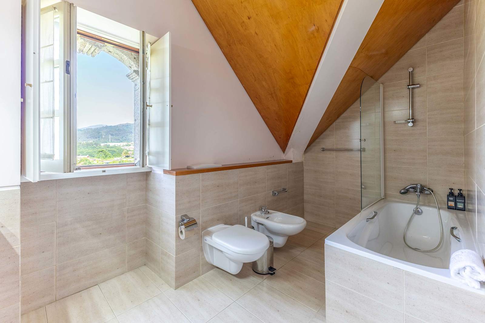 Luxury and Nature Retreat with Pool, Jacuzzi & BBQ – luxury villa in Minho Coast, Portugal – image 19