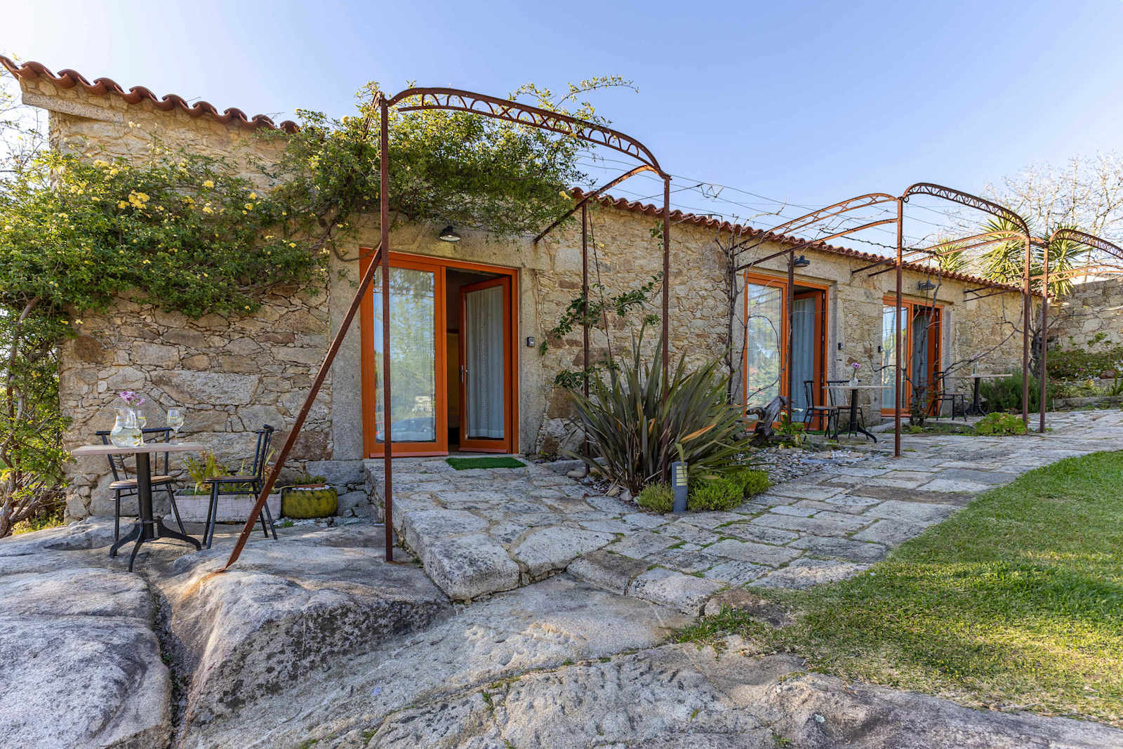 River Beach Loft · Bob Dylan at the Watermill – luxury villa in Minho Coast, Portugal – image 15