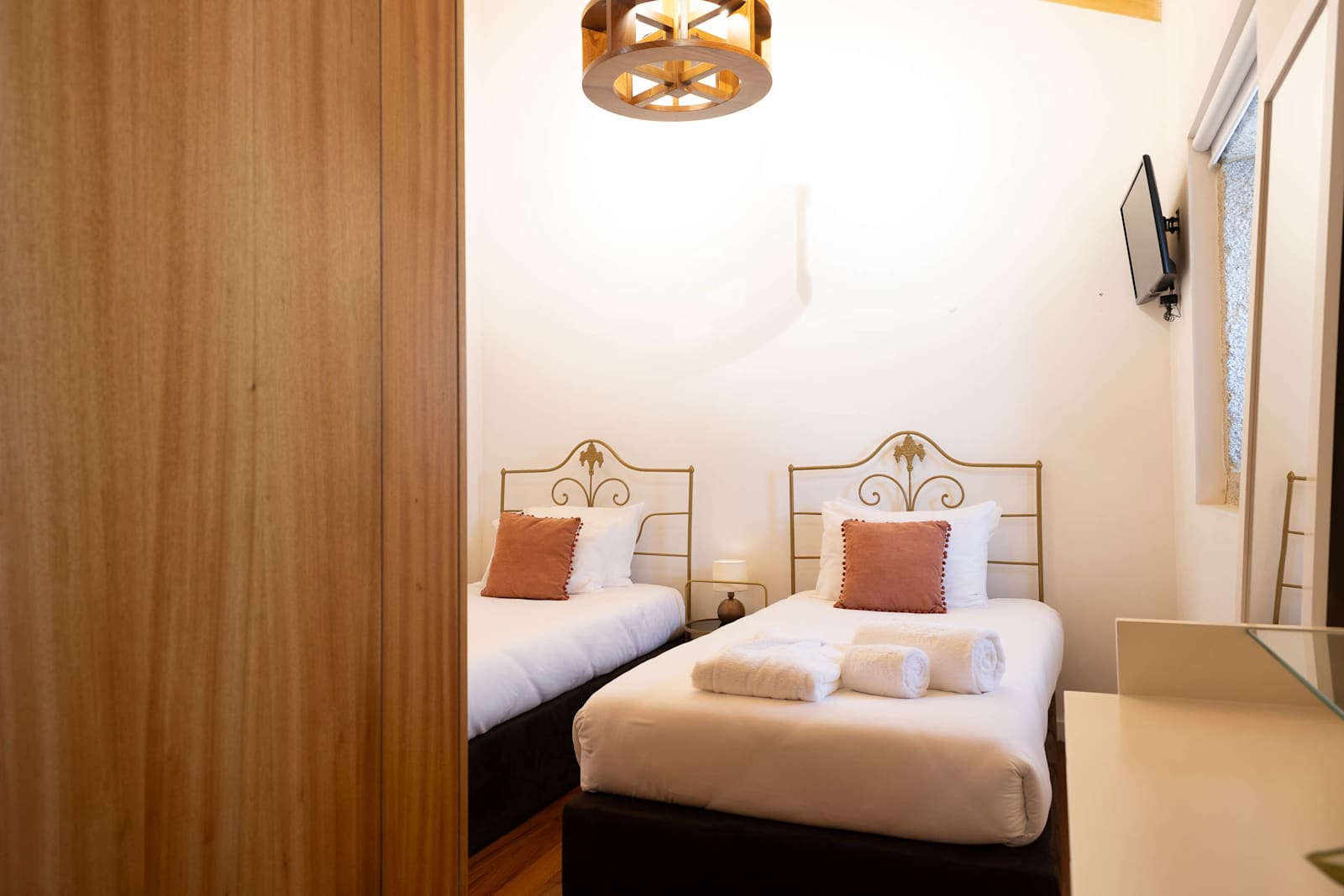 Riverside Watermill House · Private Beach Access – luxury villa in Minho Coast, Portugal – image 22