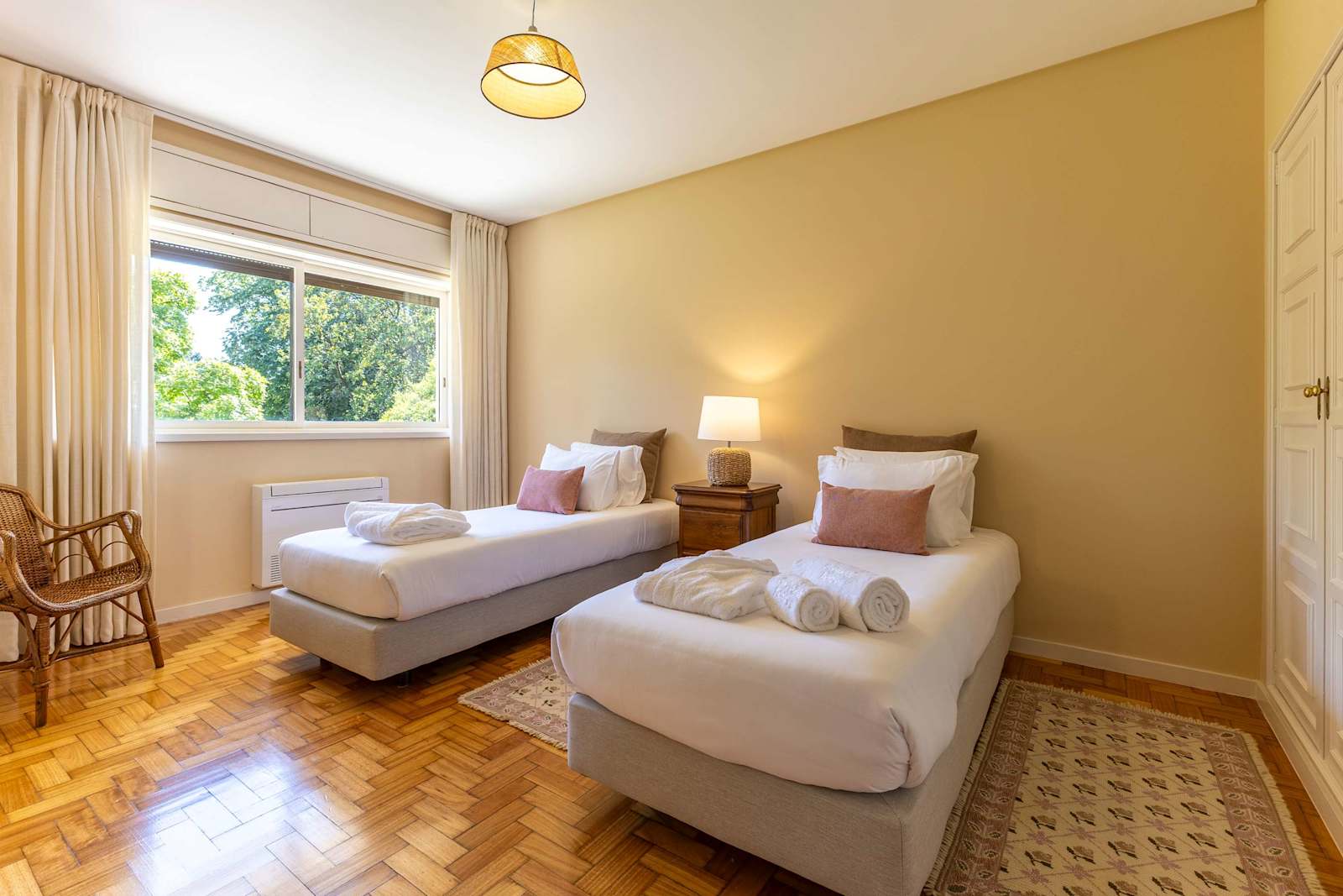 Abreu Retreat Palace I Luxury Elegance and Leisure Villa – luxury villa in Minho Coast, Portugal – image 38