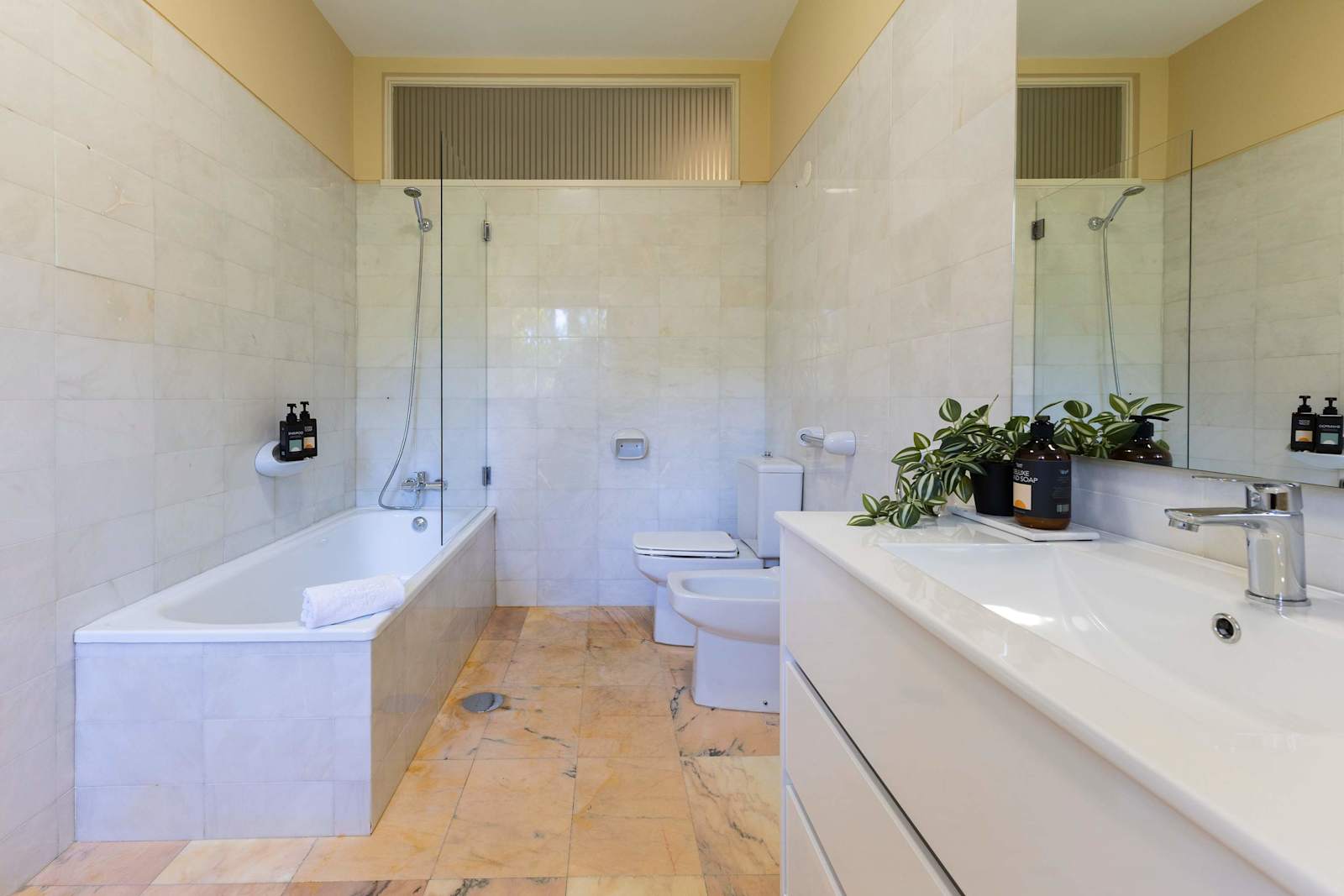 Abreu Retreat Palace I Luxury Elegance and Leisure Villa – luxury villa in Minho Coast, Portugal – image 41