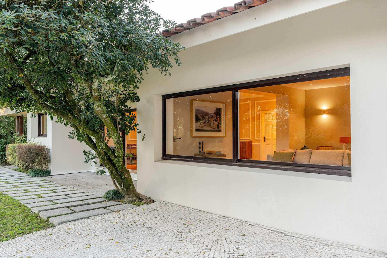 Abreu Retreat Palace I Luxury Elegance and Leisure Villa – luxury villa in Minho Coast, Portugal – image 11