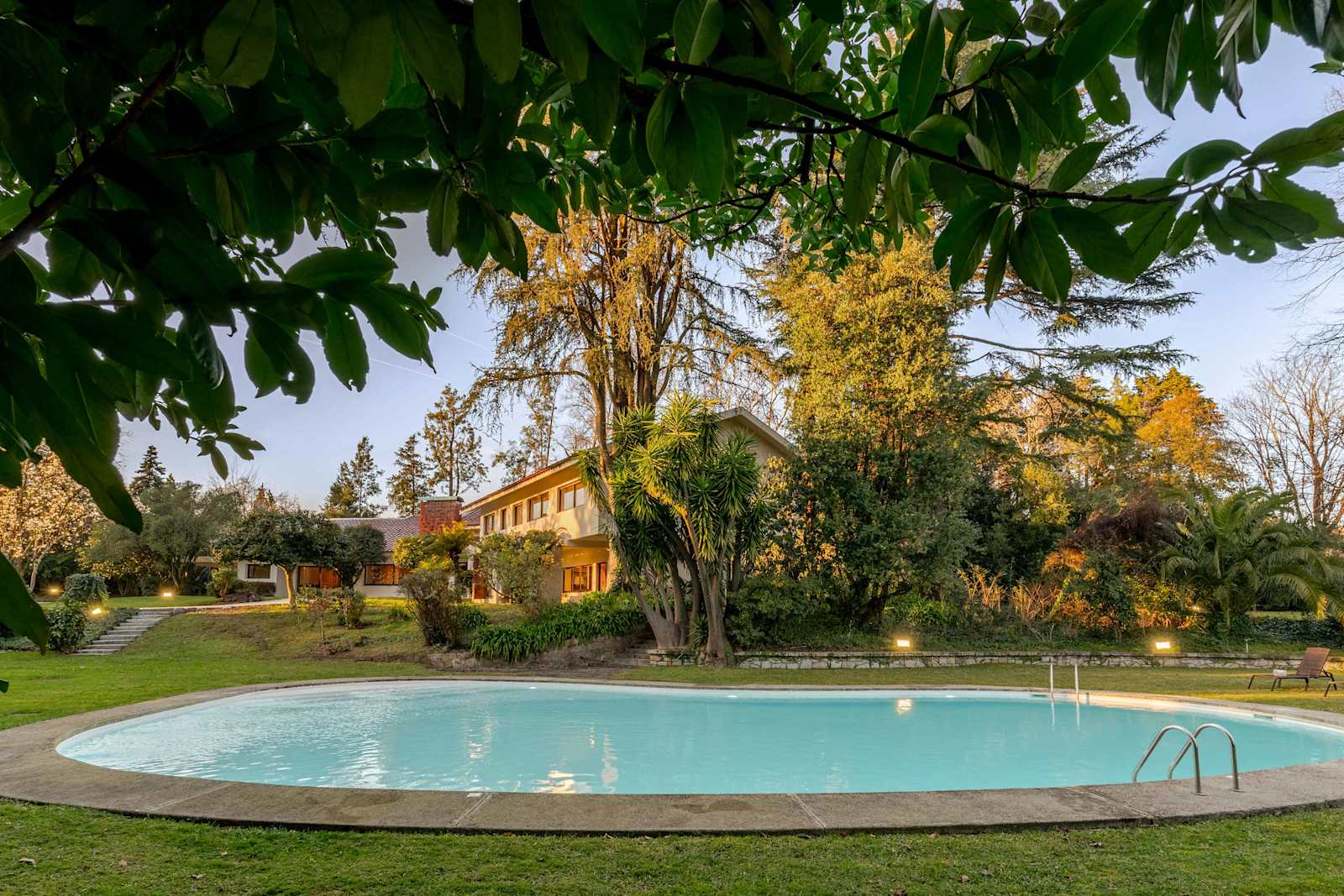 Abreu Retreat Palace I Luxury Elegance and Leisure Villa – luxury villa in Minho Coast, Portugal – image 8