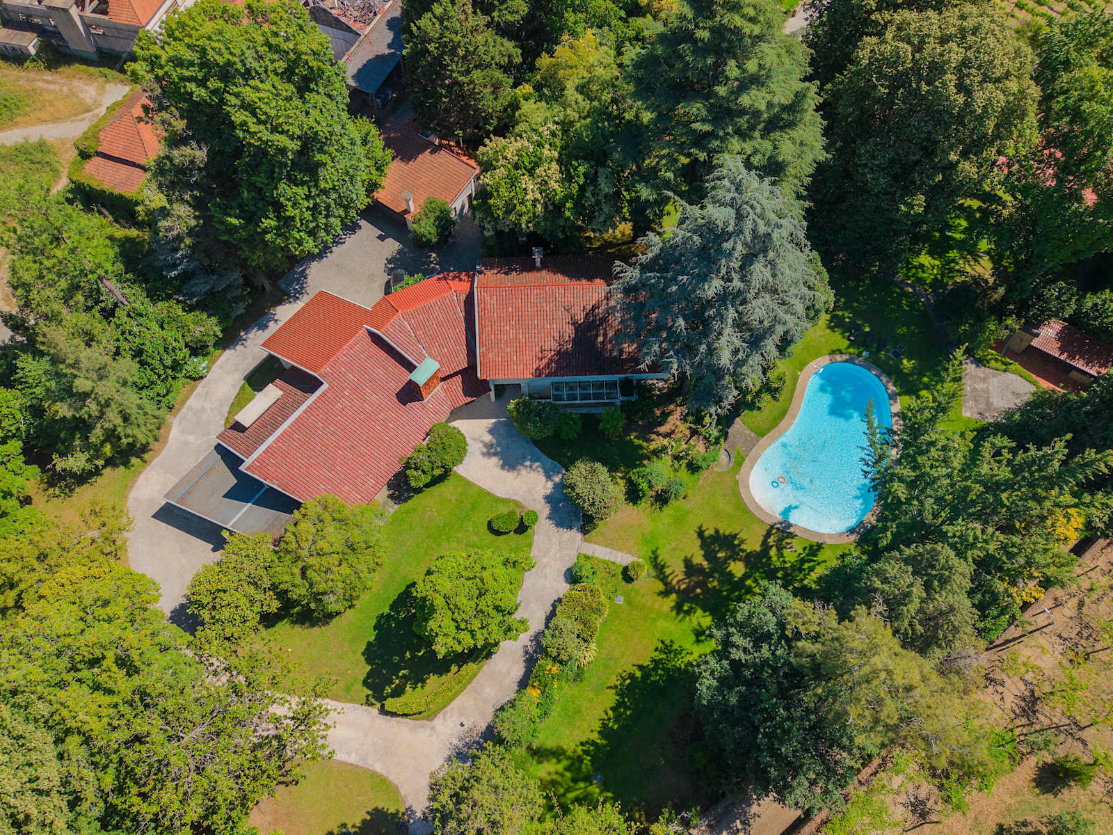 Abreu Retreat Palace I Luxury Elegance and Leisure Villa – luxury villa in Minho Coast, Portugal – image 75