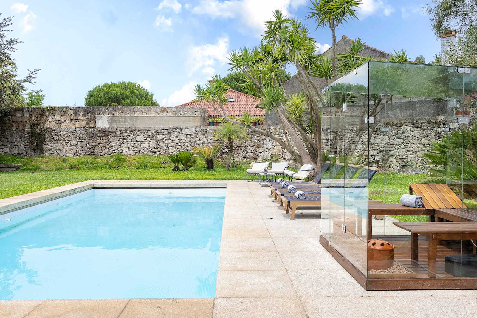 Villa Aura · Sauna, Gym, 5min Beach & City – luxury villa in Minho Coast, Portugal – image 8