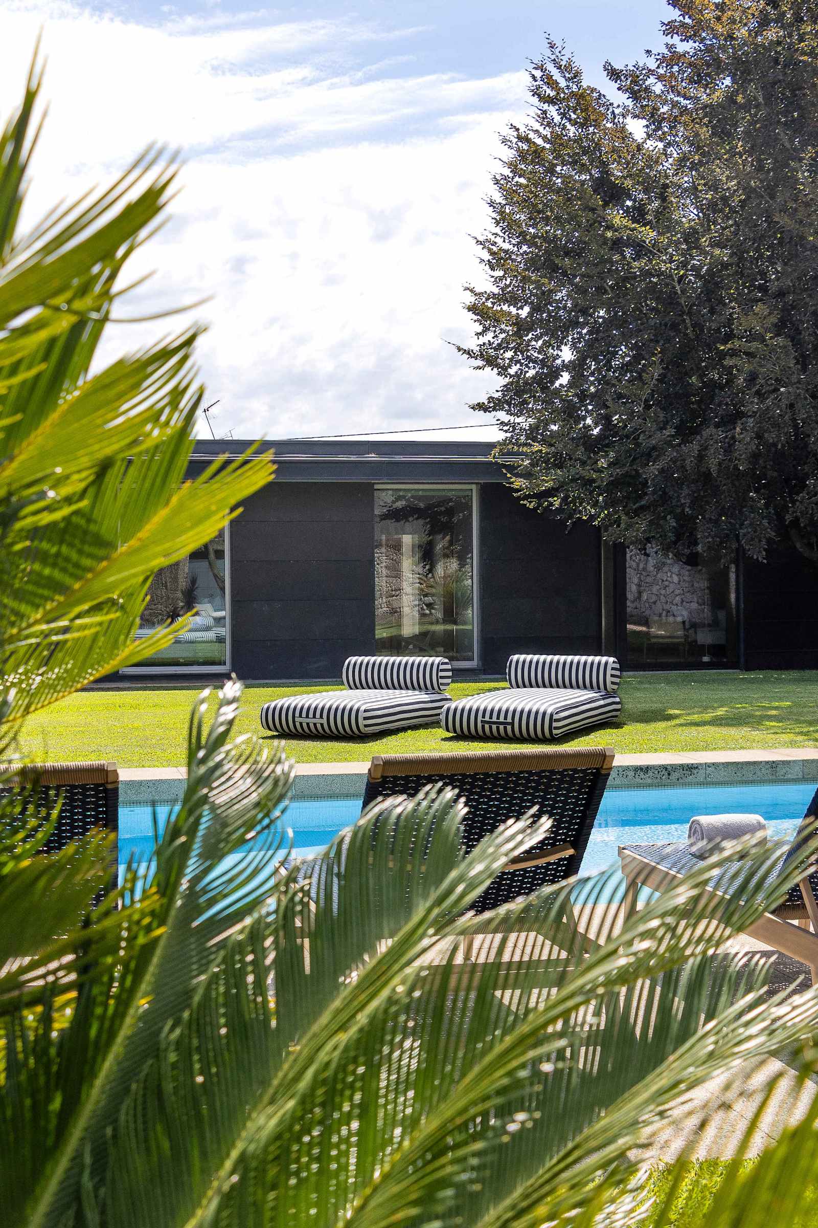 Villa Aura · Sauna, Gym, 5min Beach & City – luxury villa in Minho Coast, Portugal – image 18